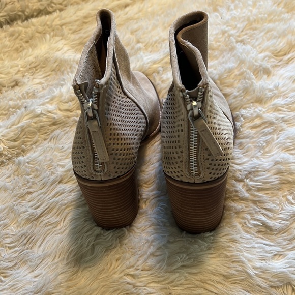 Steve Madden Heeled Bootie - Picture 2 of 4